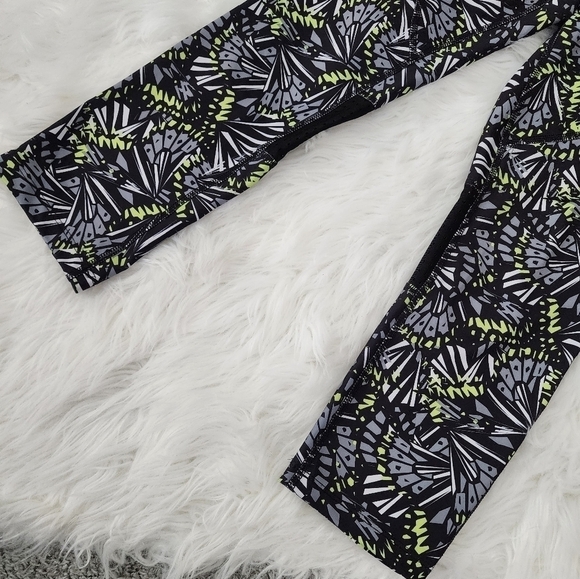 AVIA crop multicolor mesh detail leggings size small. New without tags. - Picture 3 of 8
